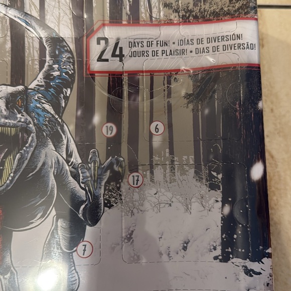 Jurassic World Dominion Advent Calendar - Picture 2 of 8